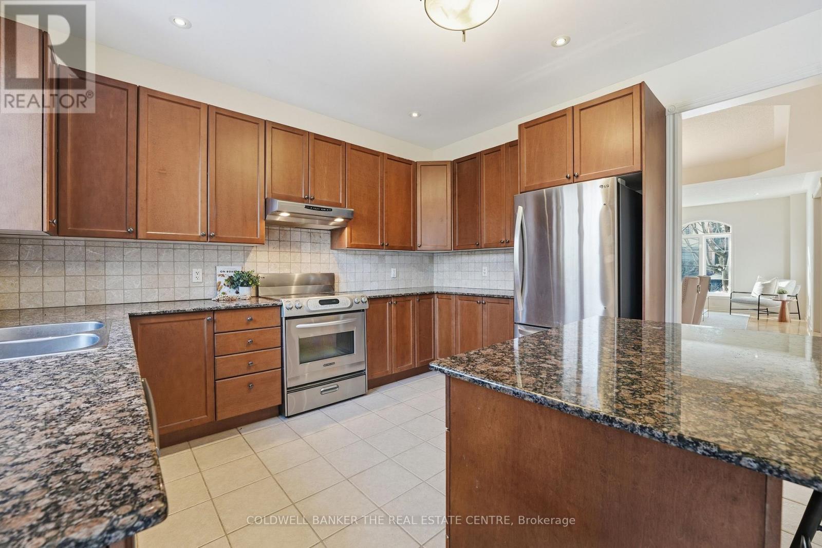 19 Deerhorn Crescent, Aurora, Ontario  L4G 6S4 - Photo 17 - N12681834