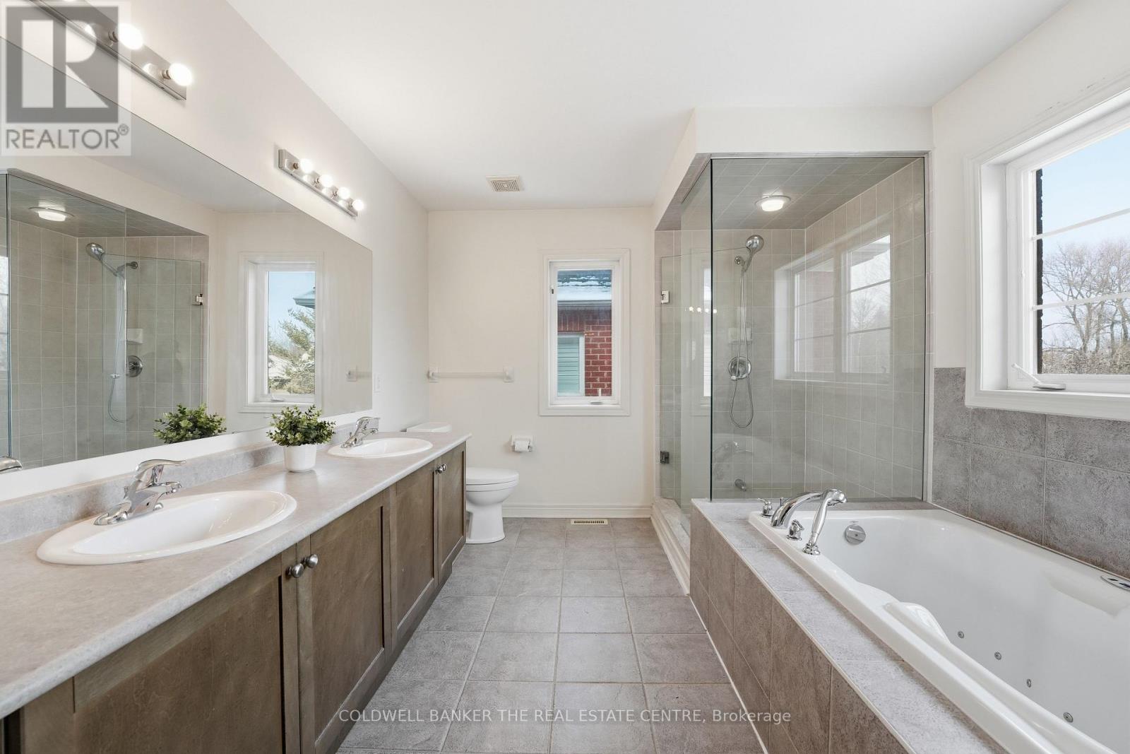 19 Deerhorn Crescent, Aurora, Ontario  L4G 6S4 - Photo 27 - N12681834