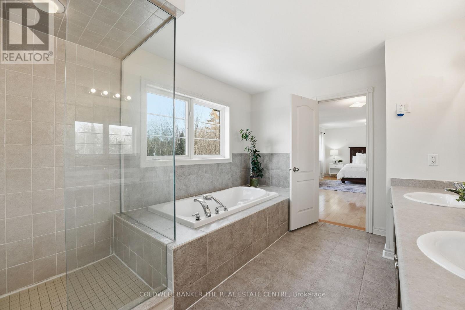 19 Deerhorn Crescent, Aurora, Ontario  L4G 6S4 - Photo 28 - N12681834