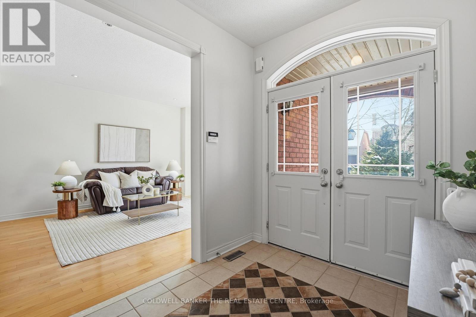 19 Deerhorn Crescent, Aurora, Ontario  L4G 6S4 - Photo 4 - N12681834