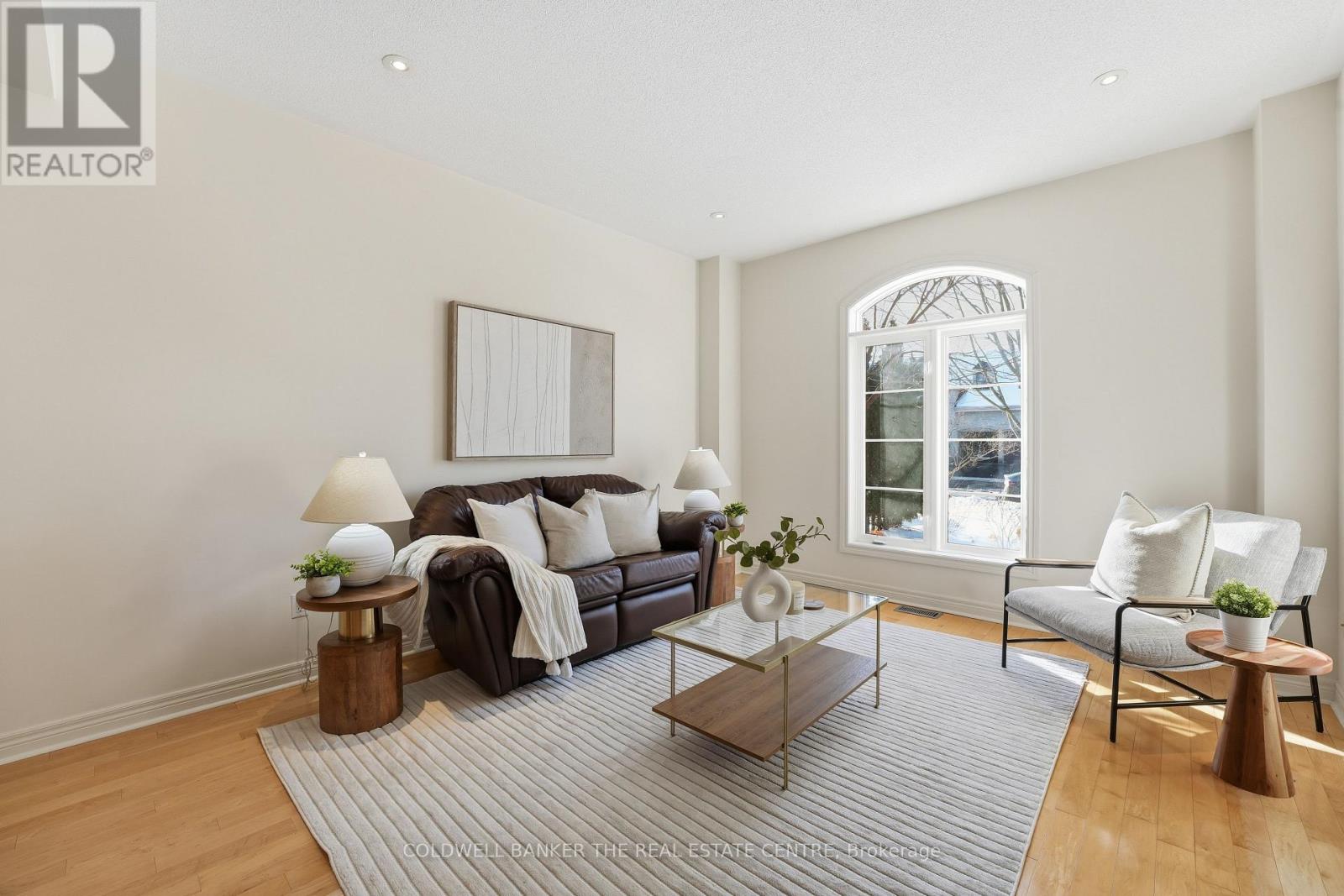 19 Deerhorn Crescent, Aurora, Ontario  L4G 6S4 - Photo 5 - N12681834