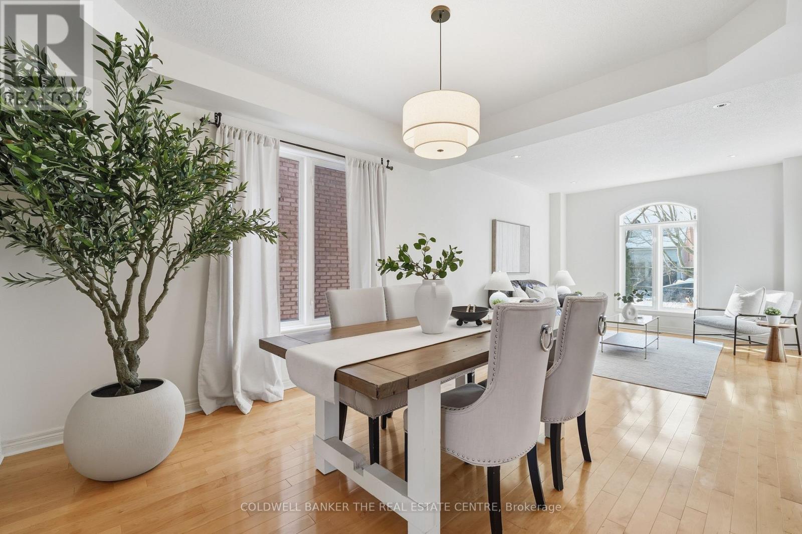 19 Deerhorn Crescent, Aurora, Ontario  L4G 6S4 - Photo 9 - N12681834