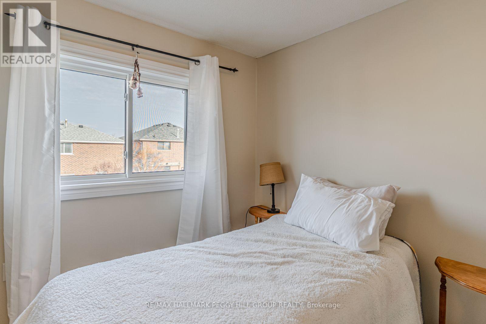 222 Country Lane, Barrie (Painswick South), Ontario  L4N 0W1 - Photo 9 - S12681736