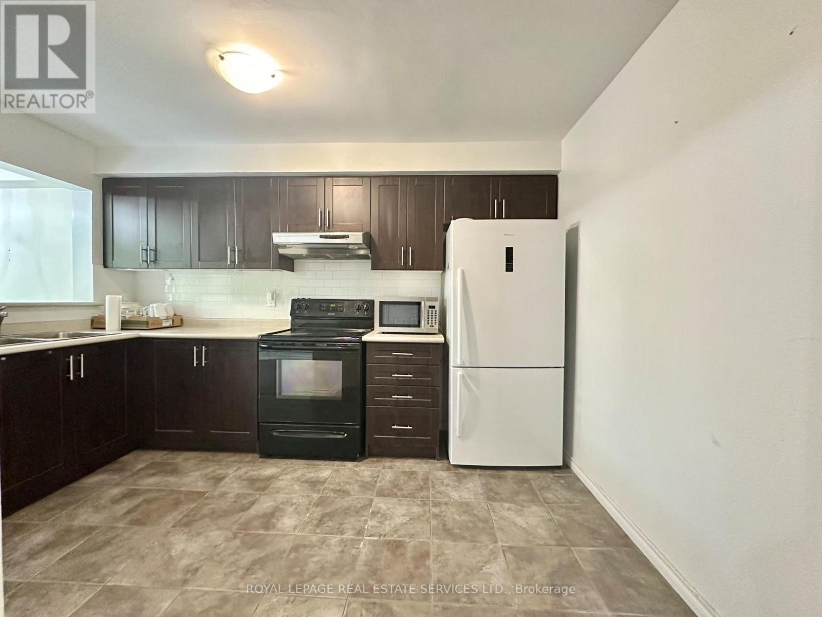 39 - 4600 Kimbermount Avenue, Mississauga, Ontario  L5M 6Z5 - Photo 3 - W12681698