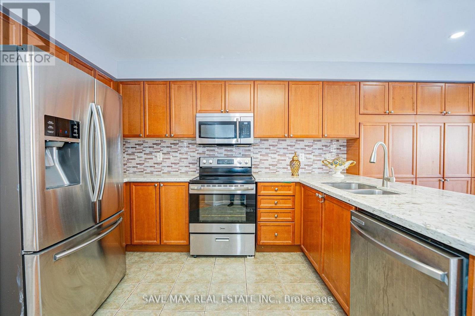 254 Fandango Drive, Brampton, Ontario  L6X 0M5 - Photo 12 - W12681710