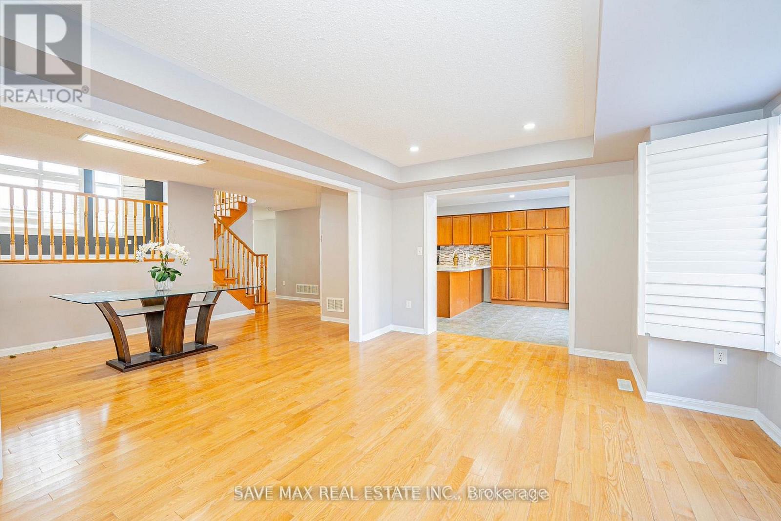 254 Fandango Drive, Brampton, Ontario  L6X 0M5 - Photo 8 - W12681710