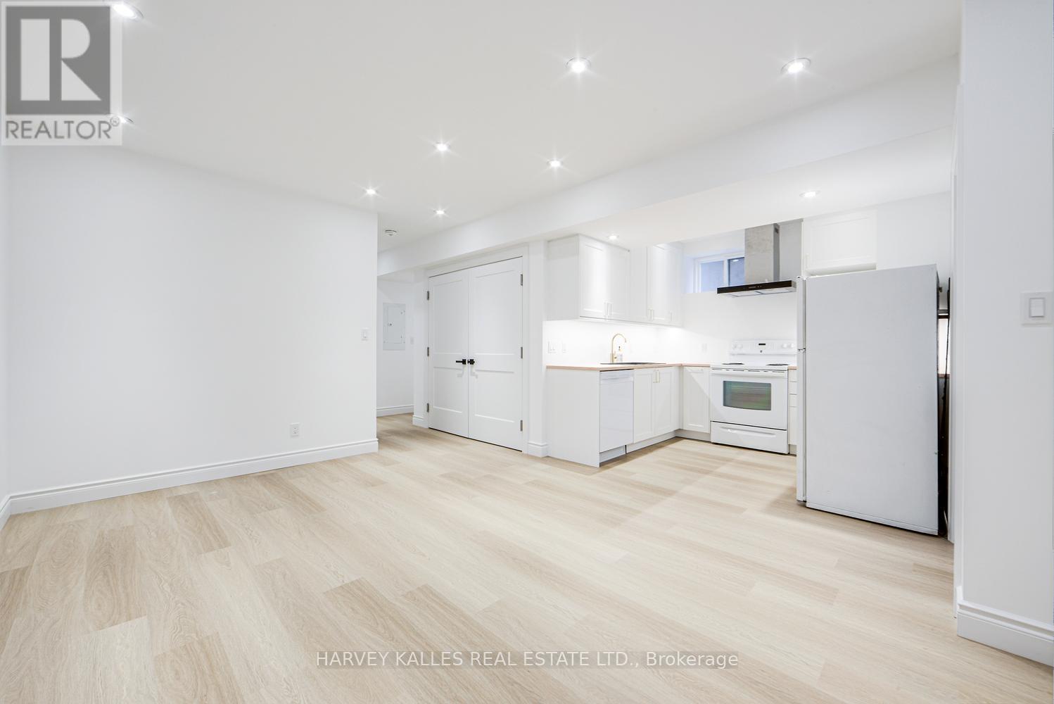 Basement - 33 Parkview Gardens, Toronto, Ontario  M6P 2W1 - Photo 11 - W12681756