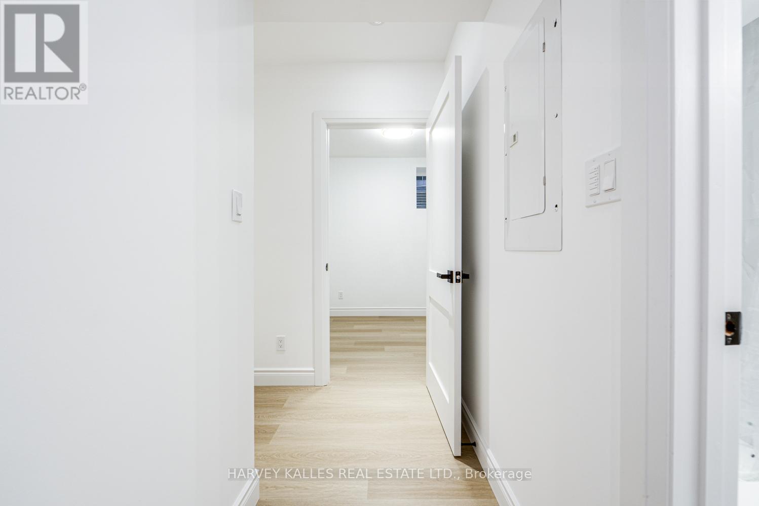 Basement - 33 Parkview Gardens, Toronto, Ontario  M6P 2W1 - Photo 12 - W12681756