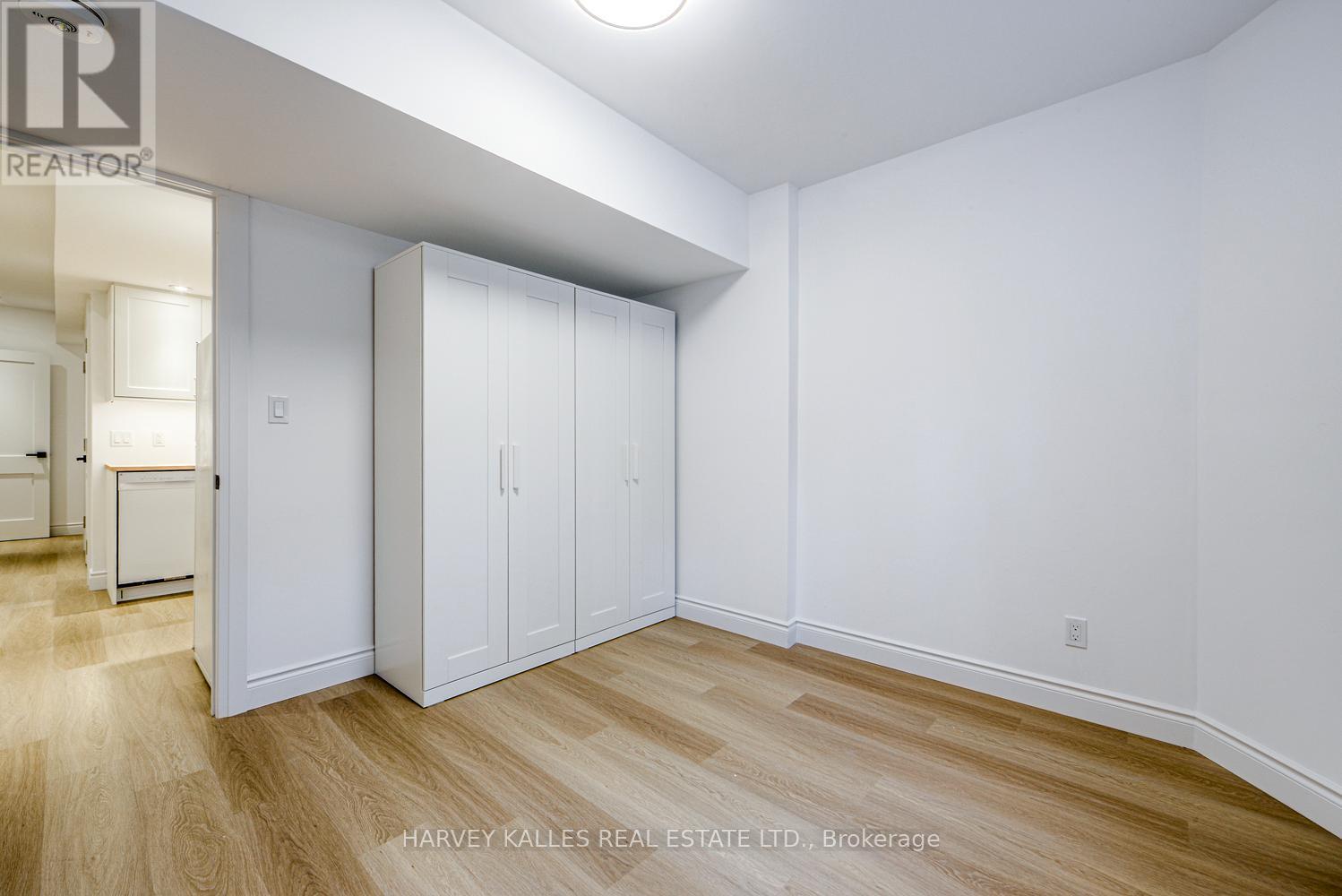 Basement - 33 Parkview Gardens, Toronto, Ontario  M6P 2W1 - Photo 15 - W12681756
