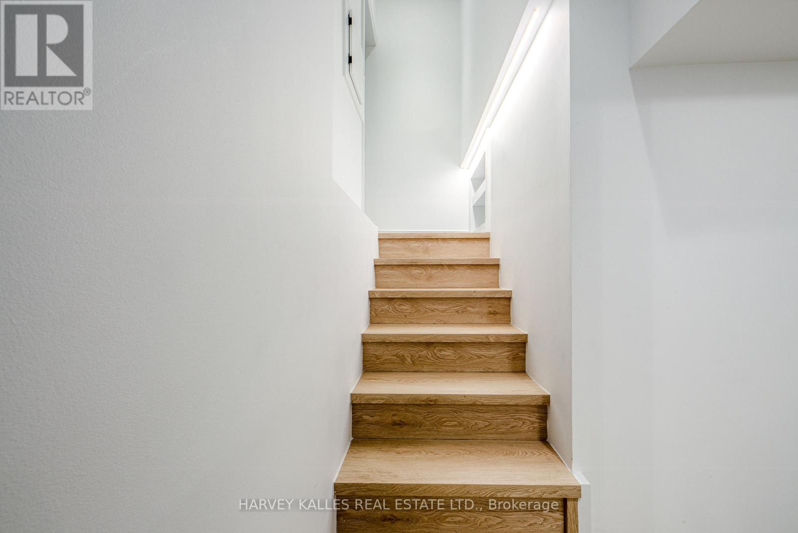 Basement - 33 Parkview Gardens, Toronto, Ontario  M6P 2W1 - Photo 5 - W12681756