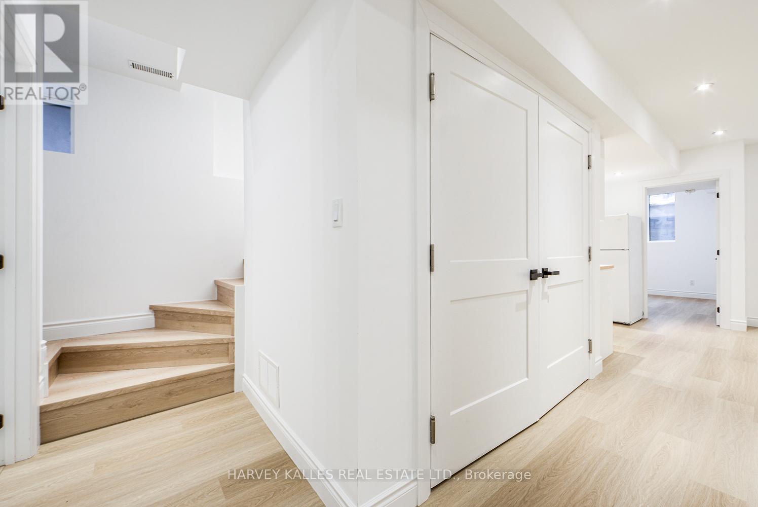 Basement - 33 Parkview Gardens, Toronto, Ontario  M6P 2W1 - Photo 6 - W12681756