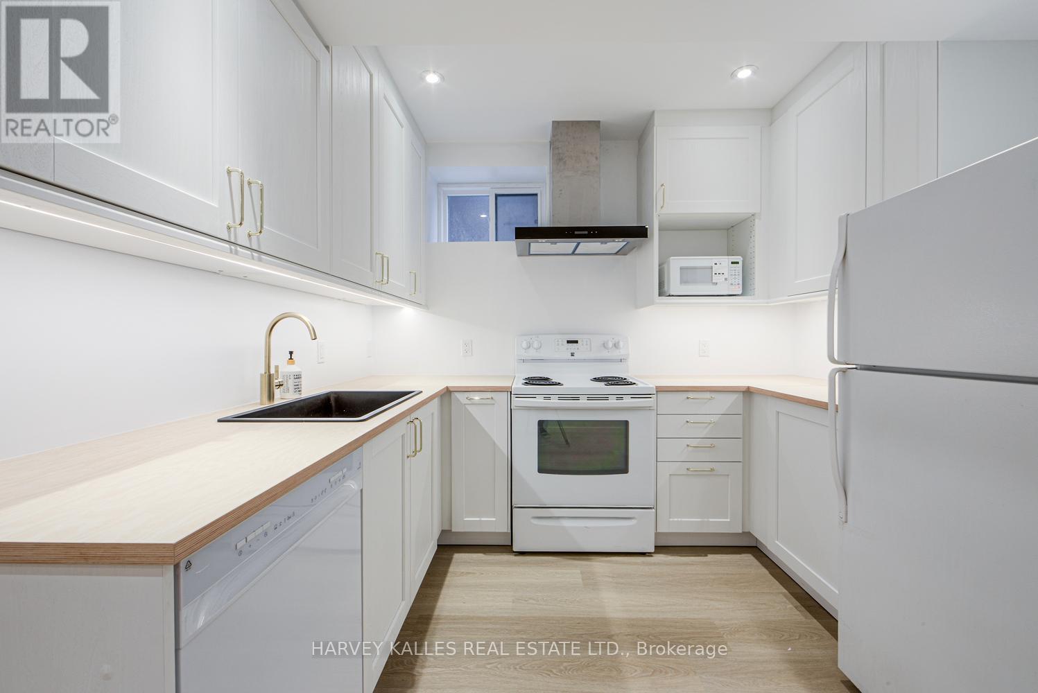 Basement - 33 Parkview Gardens, Toronto, Ontario  M6P 2W1 - Photo 7 - W12681756