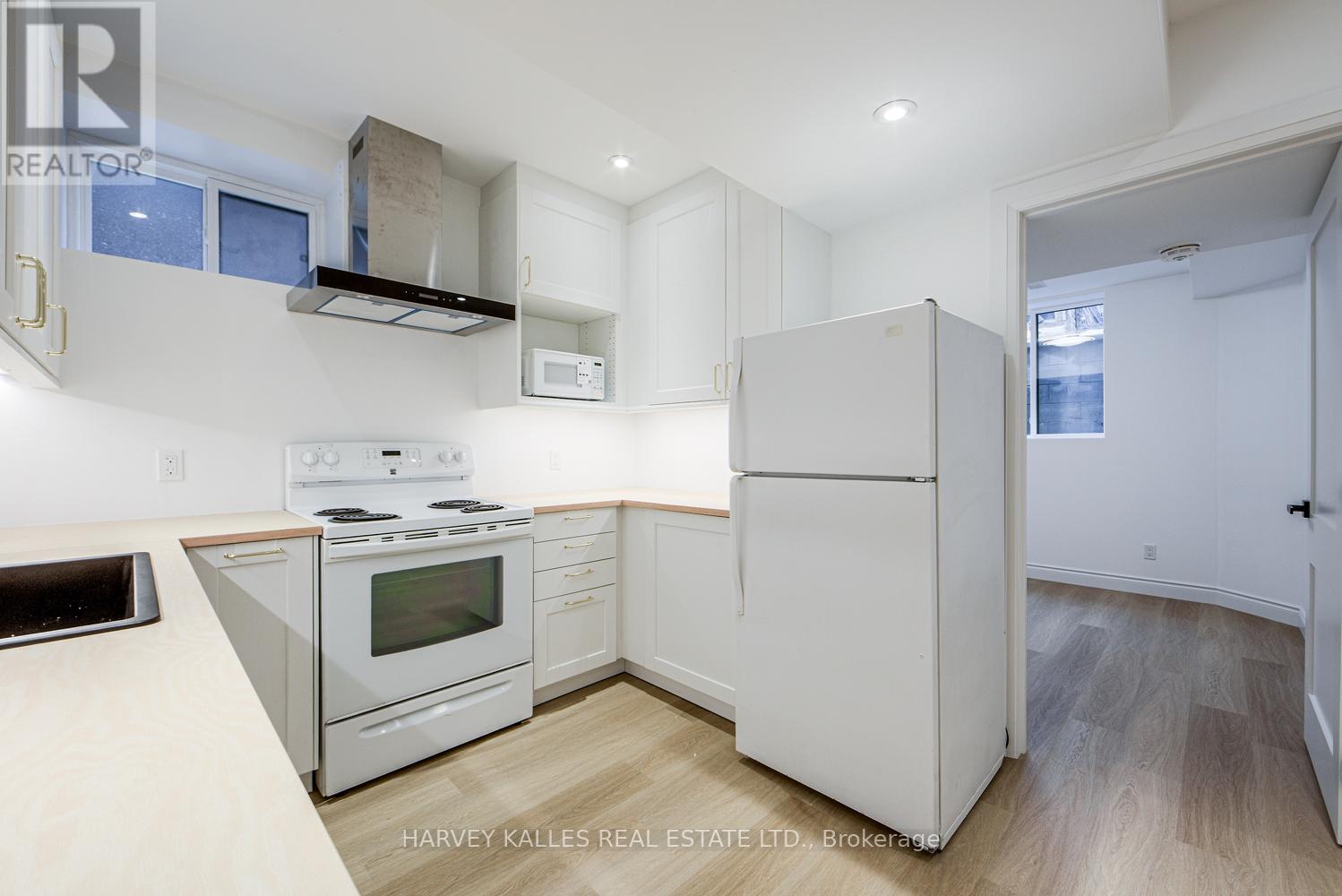 Basement - 33 Parkview Gardens, Toronto, Ontario  M6P 2W1 - Photo 8 - W12681756