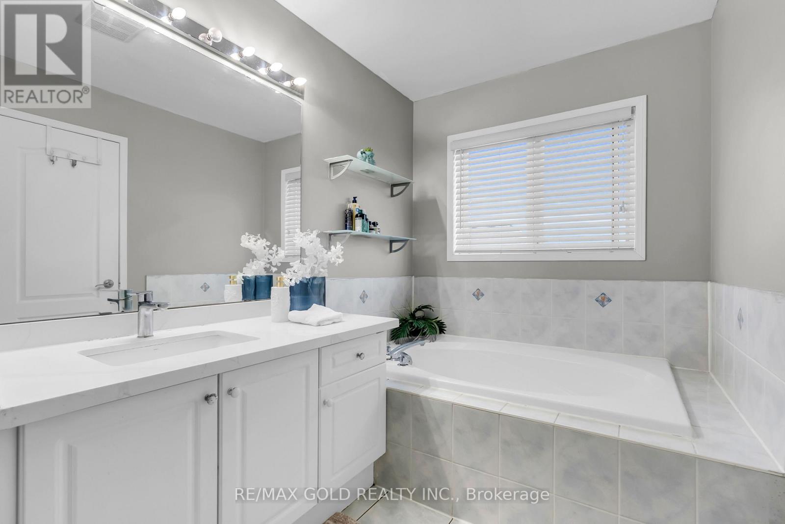 3770 Brinwood Gate, Mississauga, Ontario  L5M 7H2 - Photo 31 - W12681844