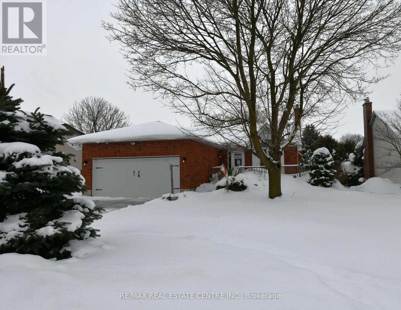 115 Miller Crescent, Minto, Ontario  N0G 2P0 - Photo 2 - X12681772