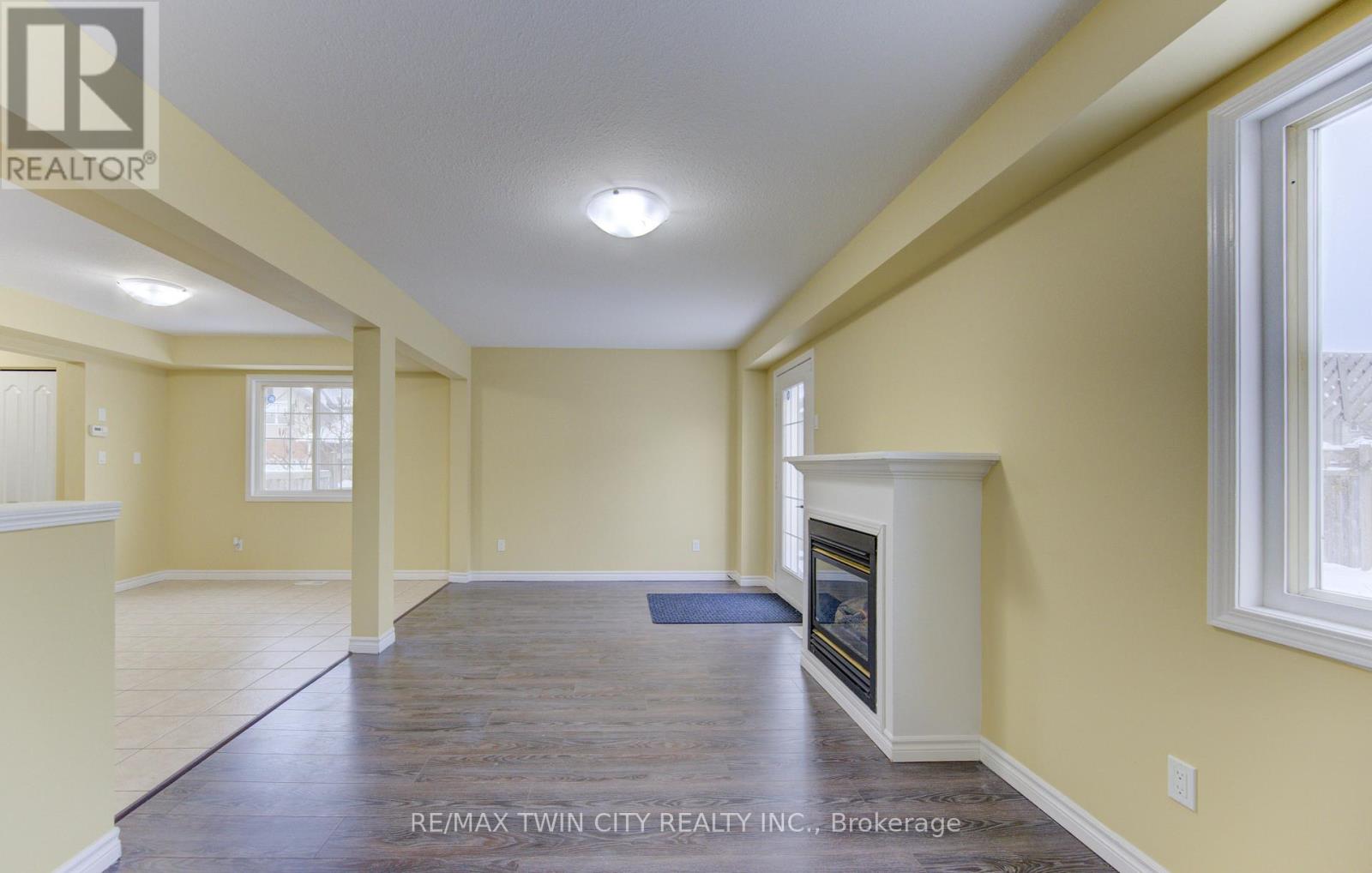 40 Red Clover Crescent S, Kitchener, Ontario  N2E 4G8 - Photo 11 - X12681830