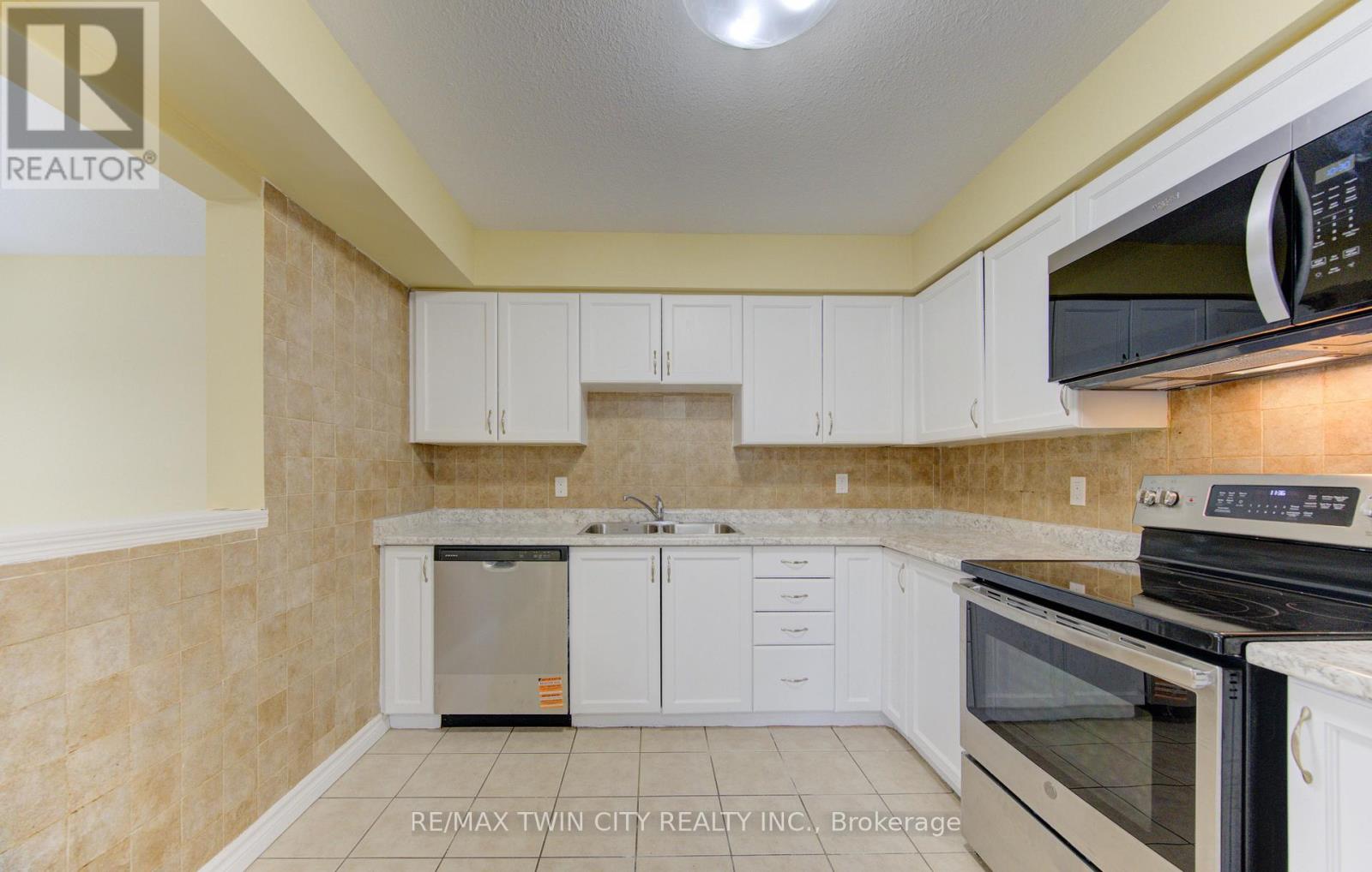 40 Red Clover Crescent S, Kitchener, Ontario  N2E 4G8 - Photo 22 - X12681830