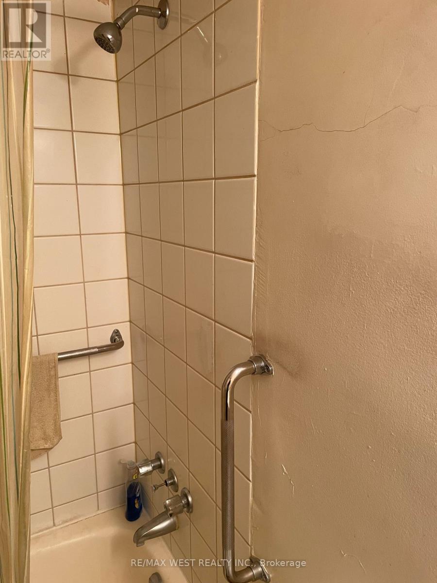 809 - 15 Nicklaus Drive, Hamilton, Ontario  L8K 5J5 - Photo 12 - X12681884