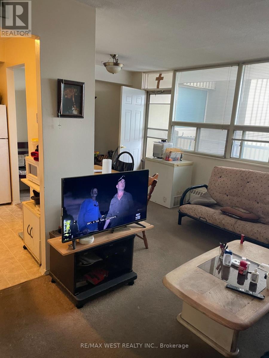 809 - 15 Nicklaus Drive, Hamilton, Ontario  L8K 5J5 - Photo 7 - X12681884