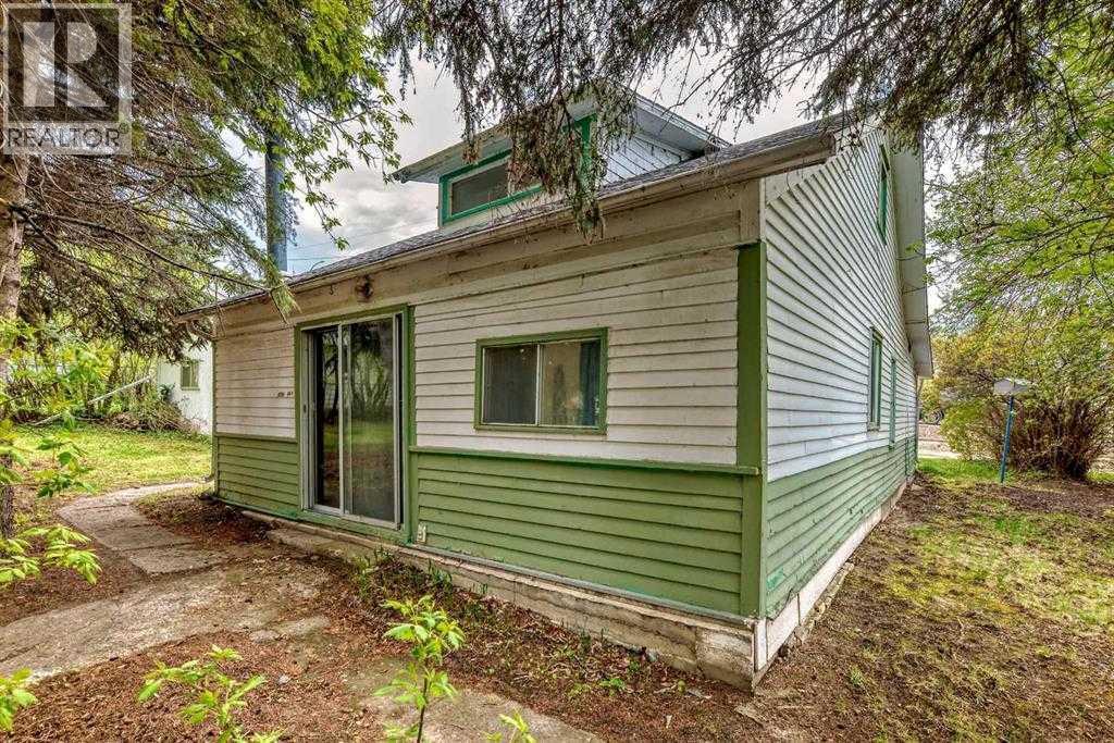 4734 50 Street, Sylvan Lake, Alberta  T4S 1G6 - Photo 2 - A2252047