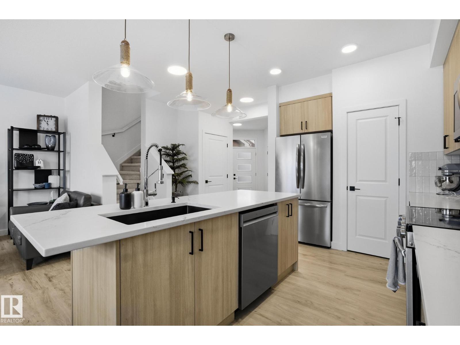 1350 Siskin Wd Nw, Edmonton, Alberta  T5S 0R3 - Photo 5 - E4469585