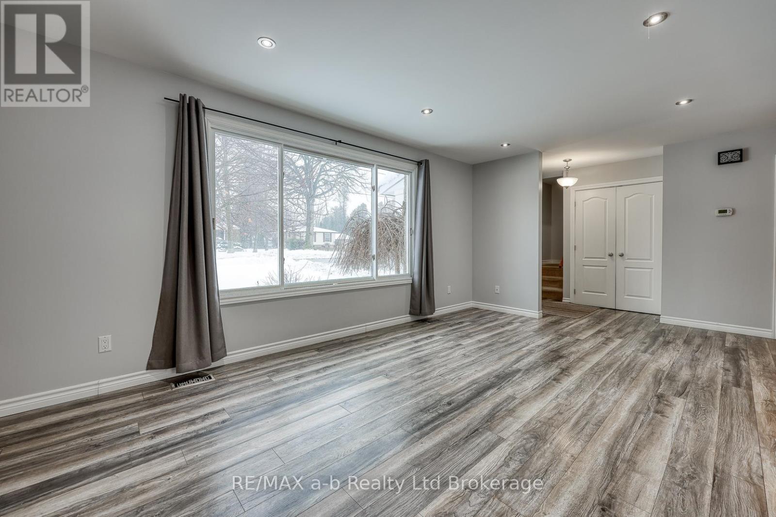 251 King Street E, Ingersoll, Ontario  N5C 1H4 - Photo 16 - X12671774