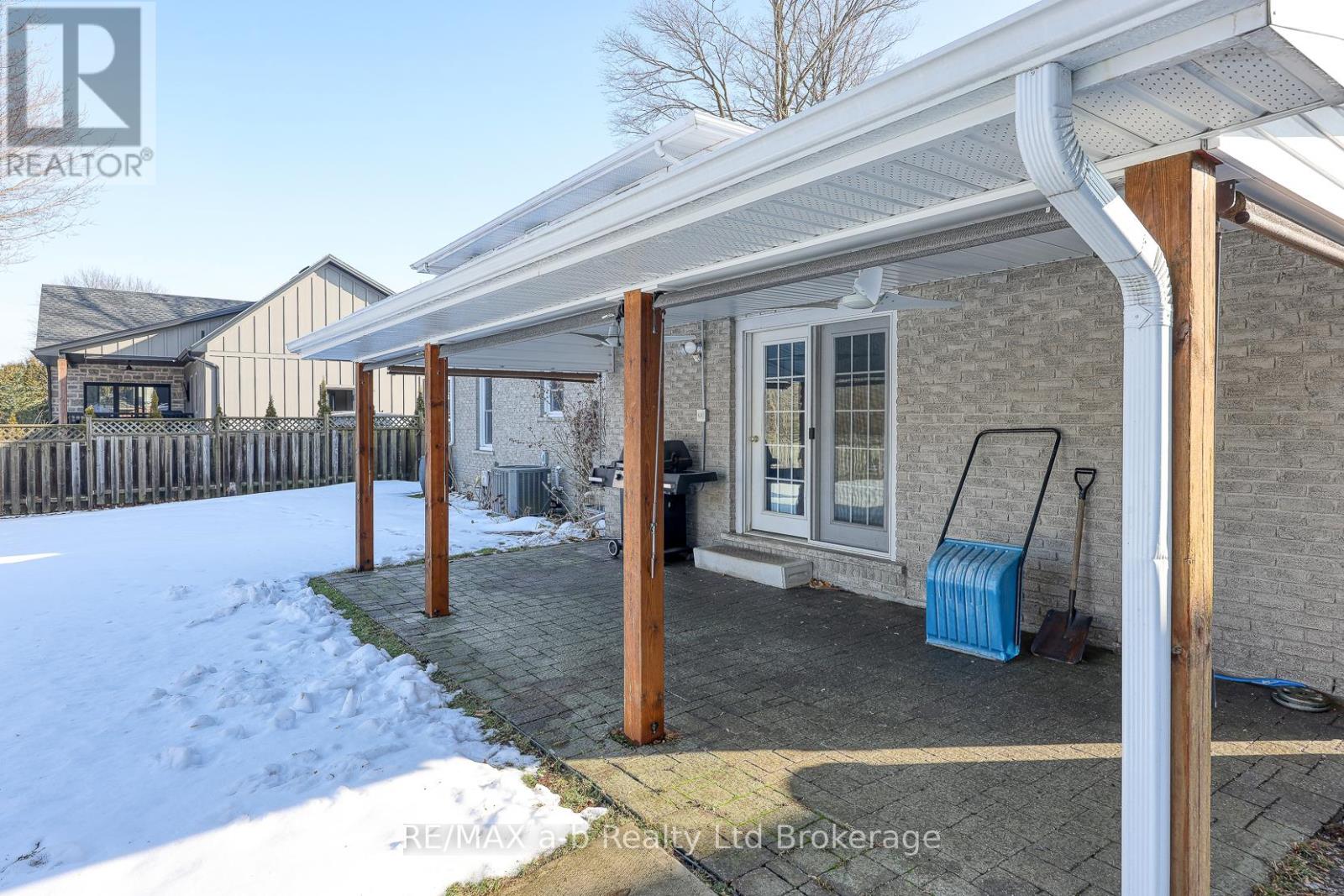 251 King Street E, Ingersoll, Ontario  N5C 1H4 - Photo 10 - X12671774