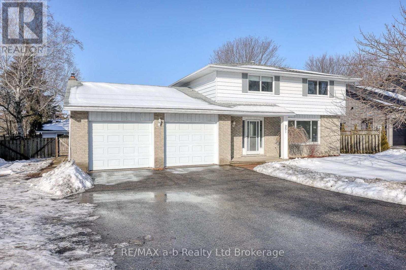 251 King Street E, Ingersoll, Ontario  N5C 1H4 - Photo 2 - X12671774