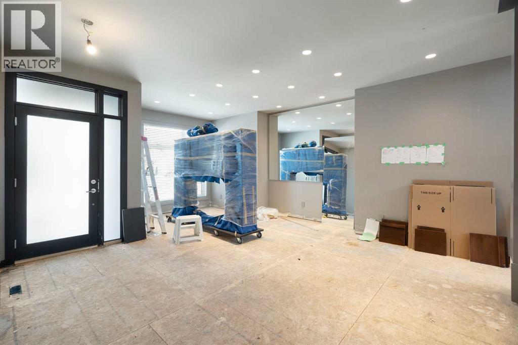 18 West Point Mews Sw, Calgary, Alberta  T3H 0X4 - Photo 6 - A2277666