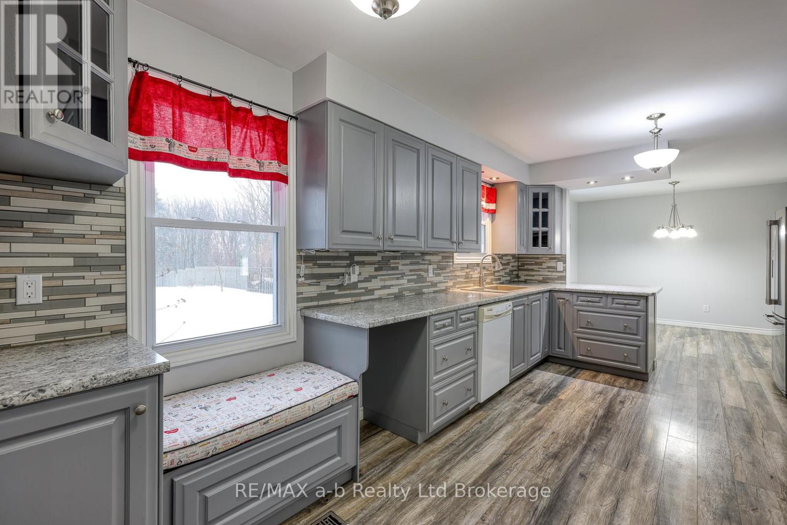 251 King Street E, Ingersoll, Ontario  N5C 1H4 - Photo 27 - X12671774