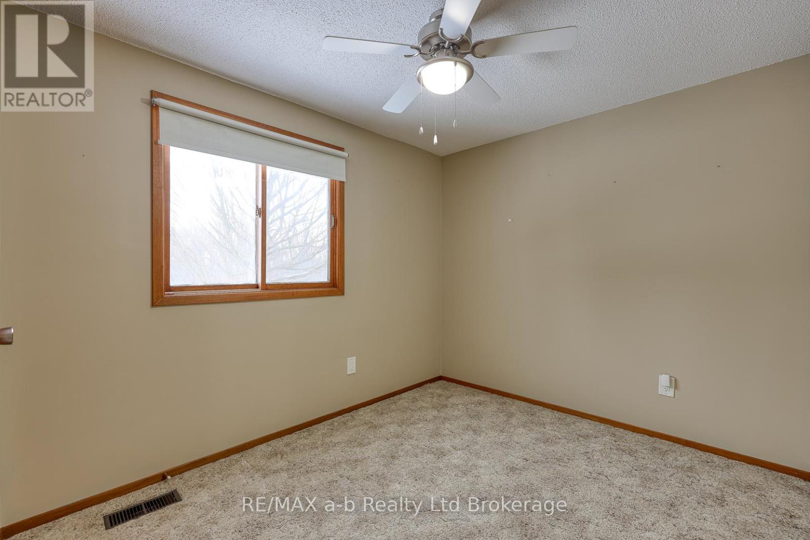 251 King Street E, Ingersoll, Ontario  N5C 1H4 - Photo 36 - X12671774