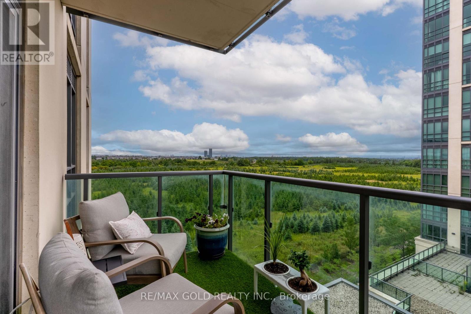 503 - 55 Yorkland Boulevard S, Brampton, Ontario  L6P 4K9 - Photo 2 - W12681000