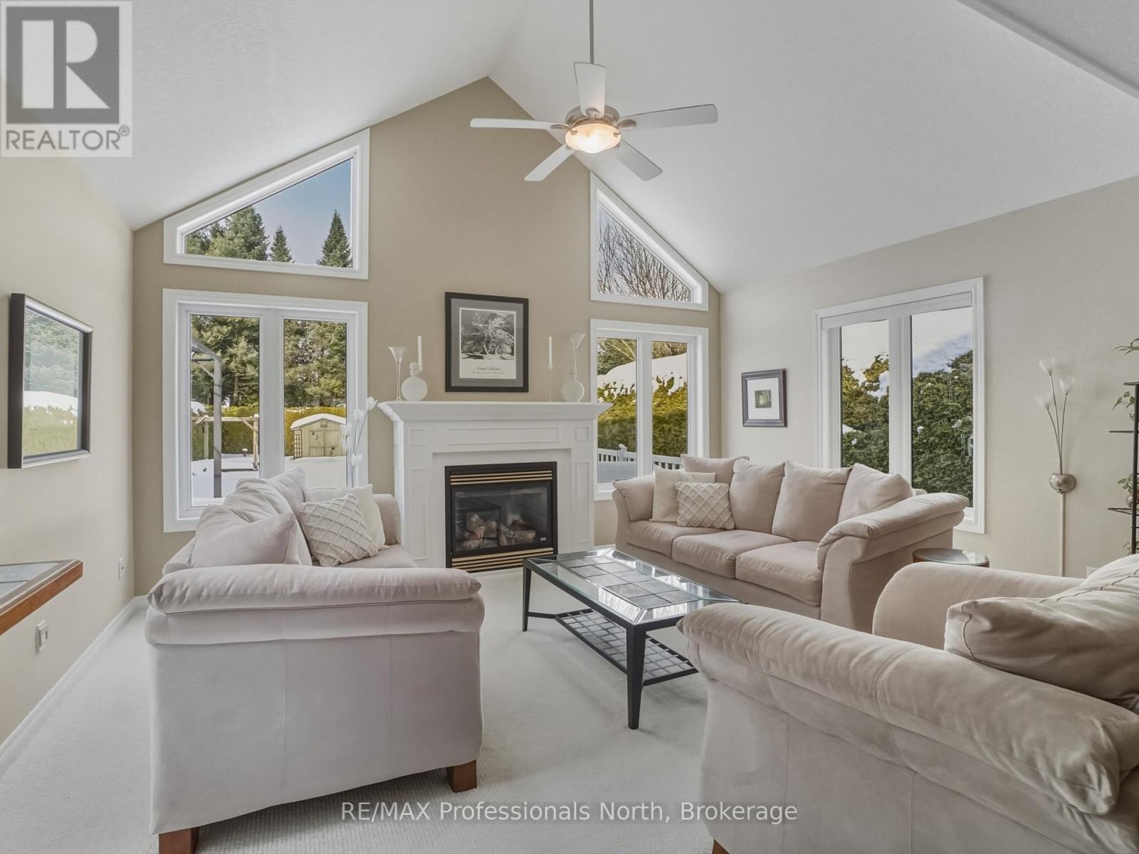 77 EWING STREET, Bracebridge, Ontario