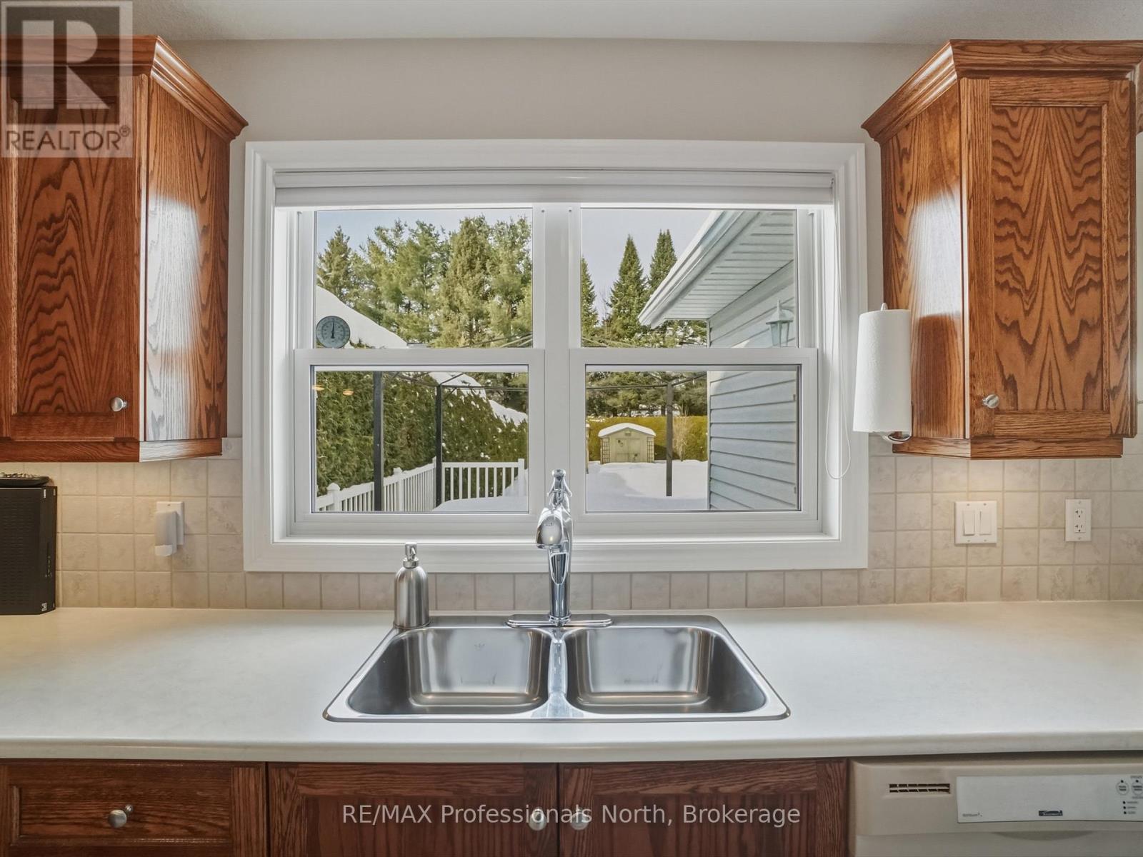 77 Ewing Street, Bracebridge, Ontario  P1L 2H7 - Photo 12 - X12681994