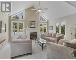 77 EWING STREET, Bracebridge, Ontario