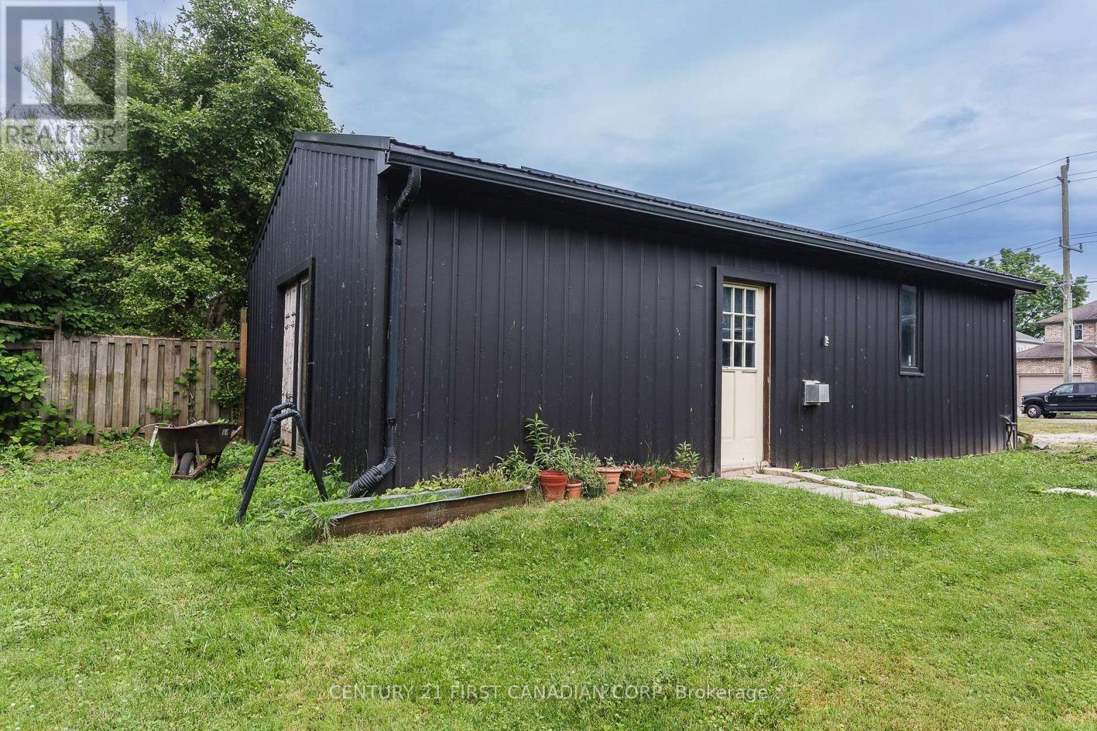 331 Erie Street, Central Elgin, Ontario  N5L 1E3 - Photo 38 - X12681932