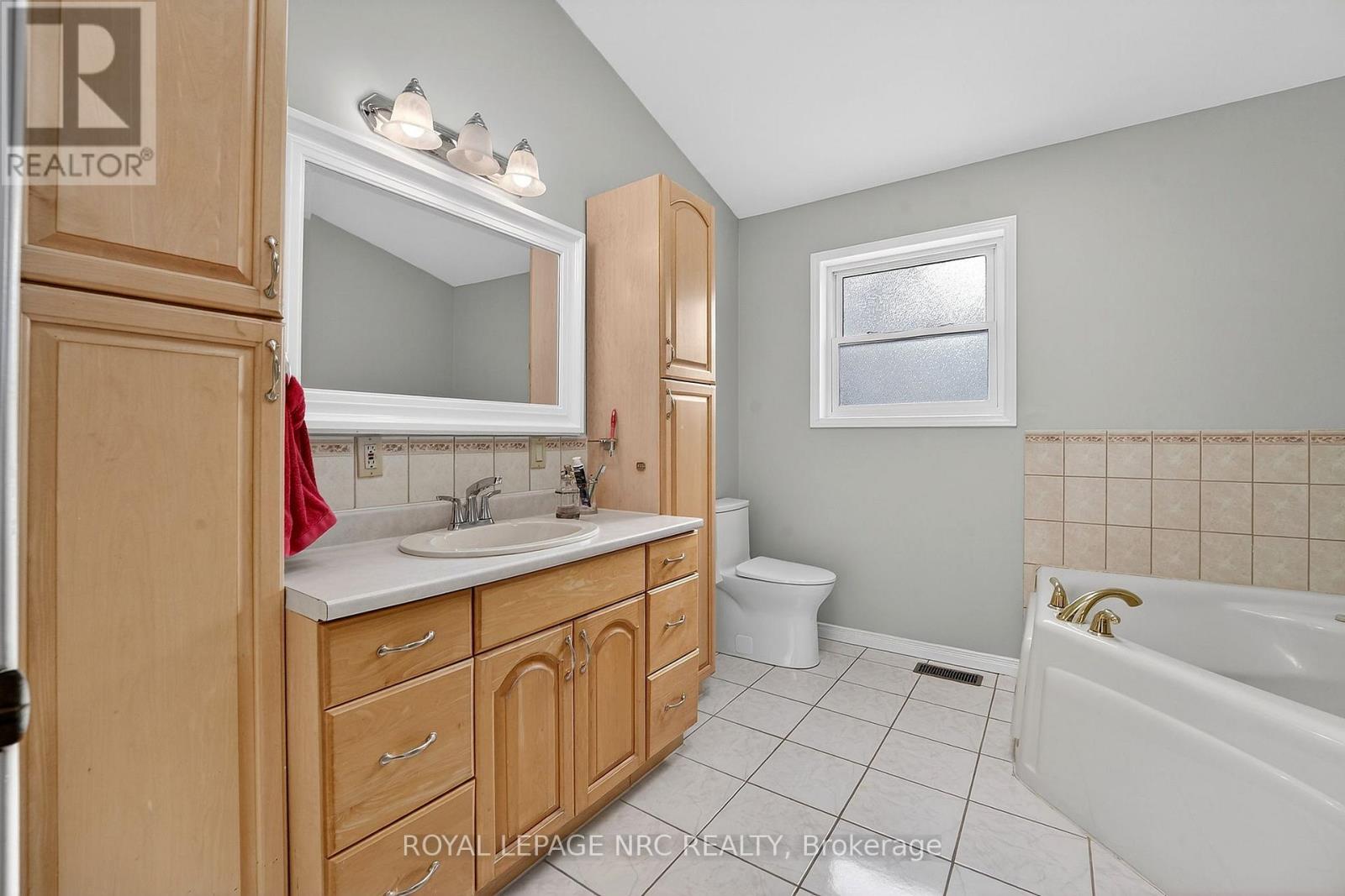 3205 Poplar Avenue, Fort Erie, Ontario  L0S 1N0 - Photo 33 - X12681930