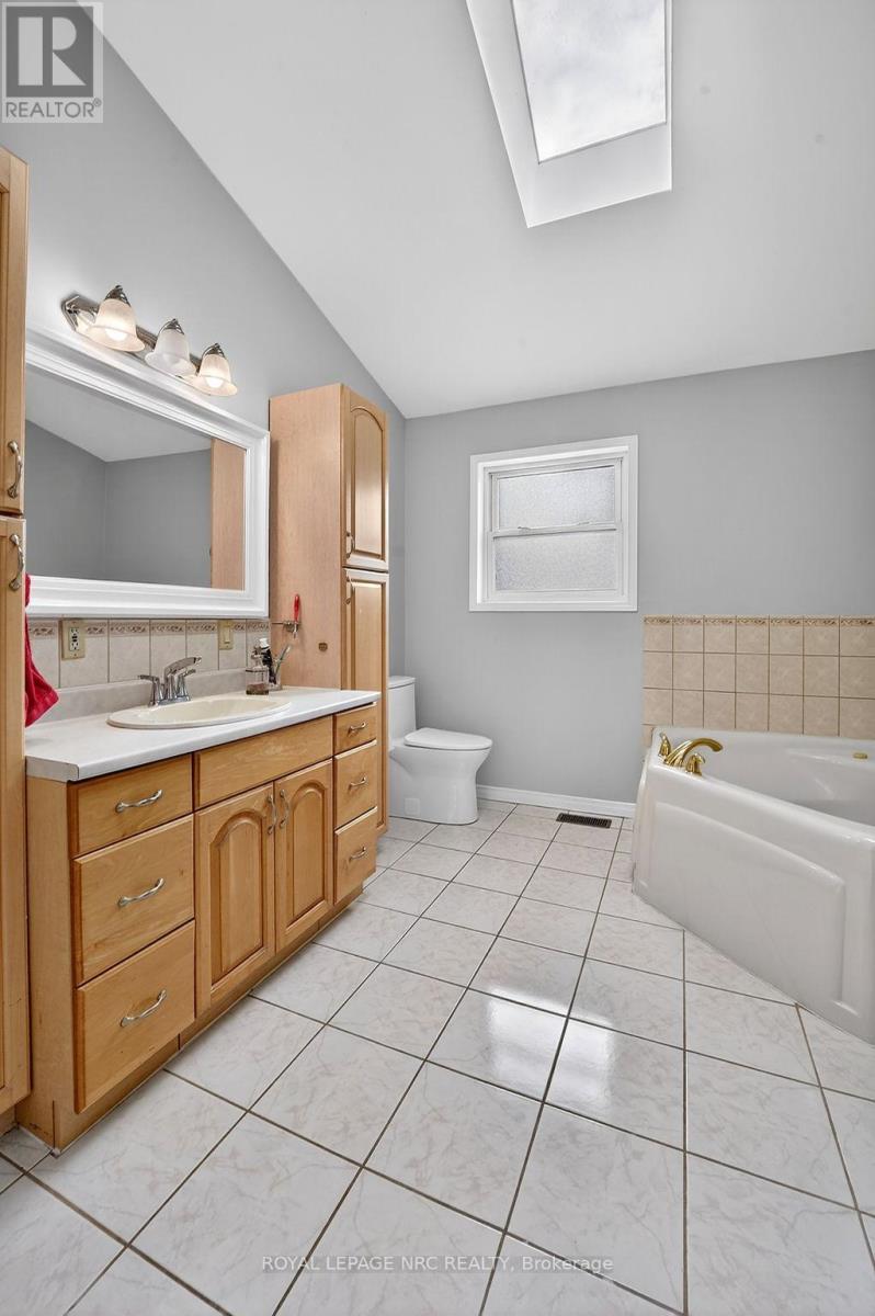 3205 Poplar Avenue, Fort Erie, Ontario  L0S 1N0 - Photo 35 - X12681930