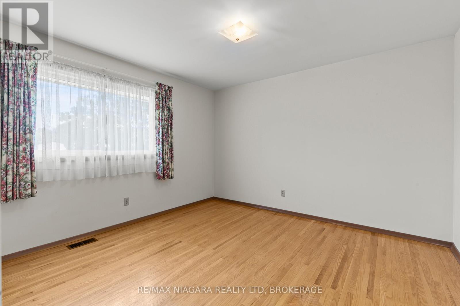 6628 Argyll Crescent, Niagara Falls, Ontario  L2G 5E7 - Photo 25 - X12681936