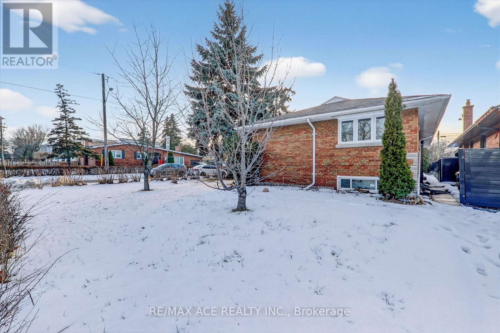 36 Galsworthy Avenue, Toronto, Ontario  M1R 2N6 - Photo 9 - E12674218