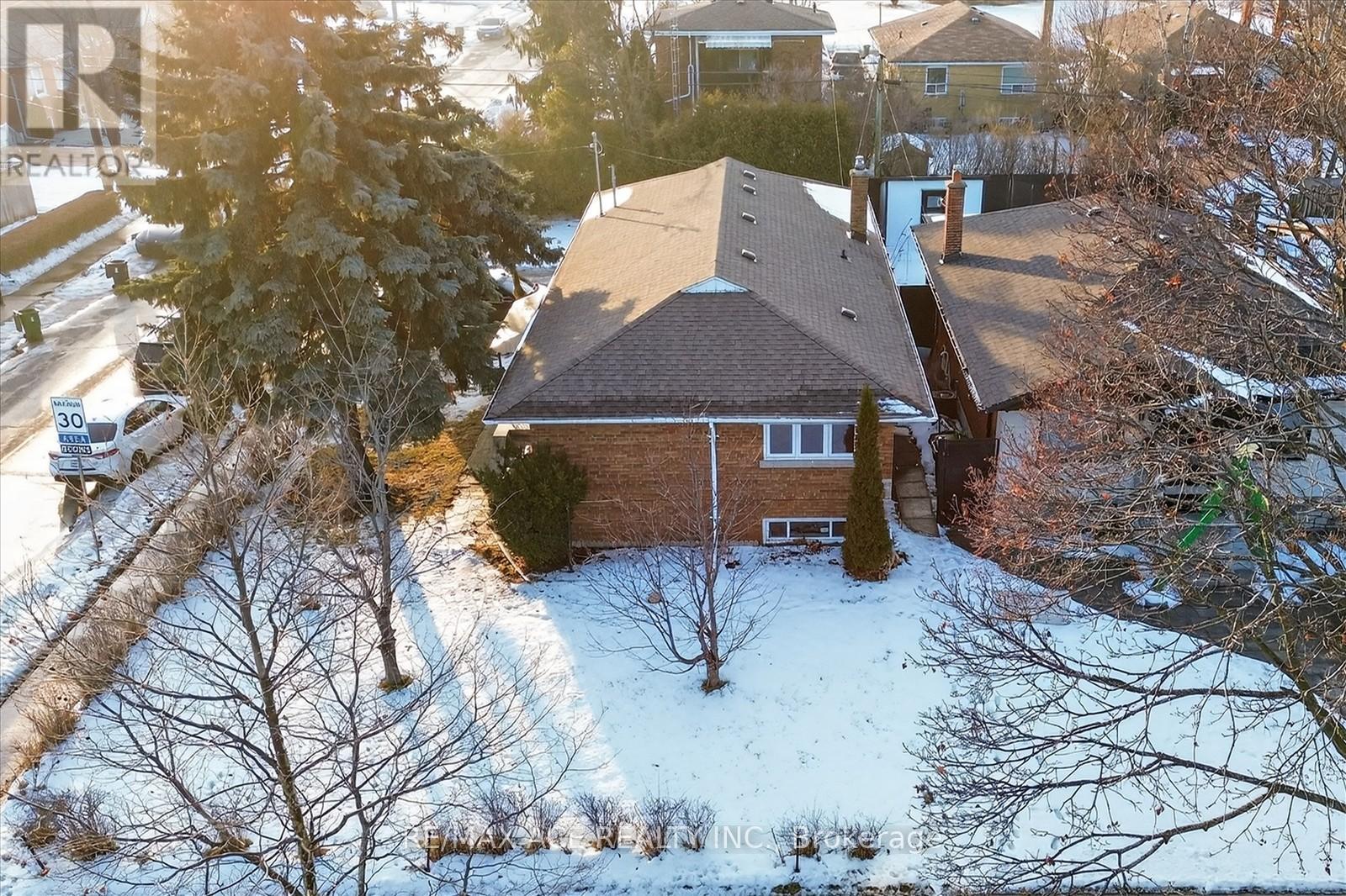 36 Galsworthy Avenue, Toronto, Ontario  M1R 2N6 - Photo 5 - E12674218