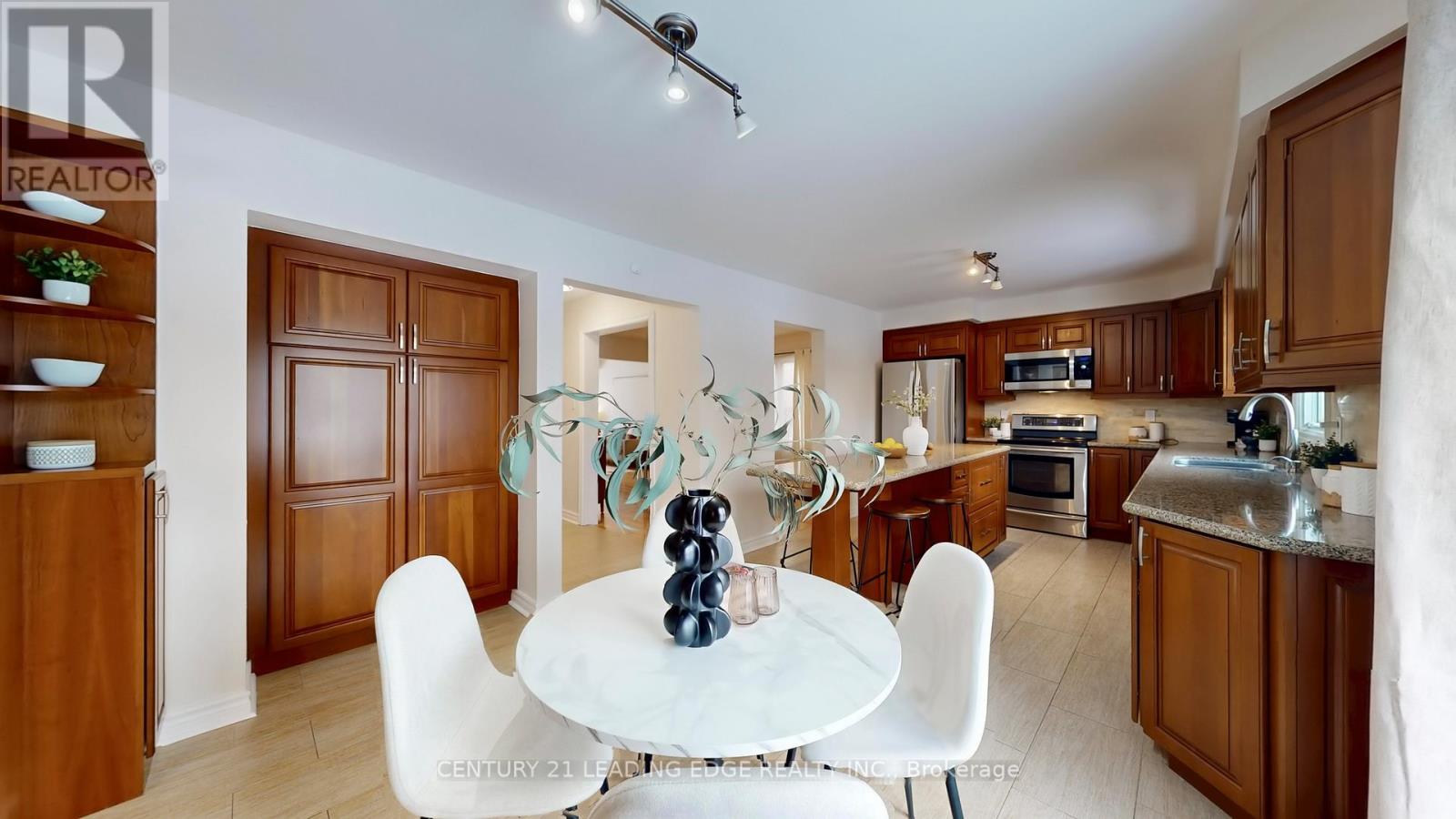 692 Amaretto Avenue, Pickering, Ontario L1X 1L6 - Photo 16 - E12681716