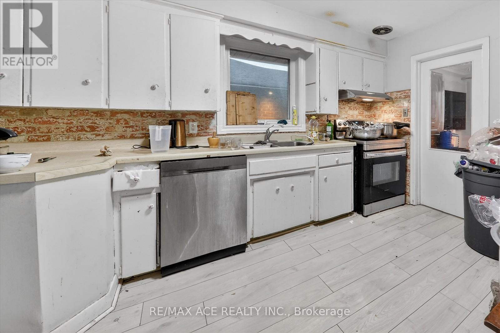 36 Galsworthy Avenue, Toronto, Ontario  M1R 2N6 - Photo 14 - E12674218