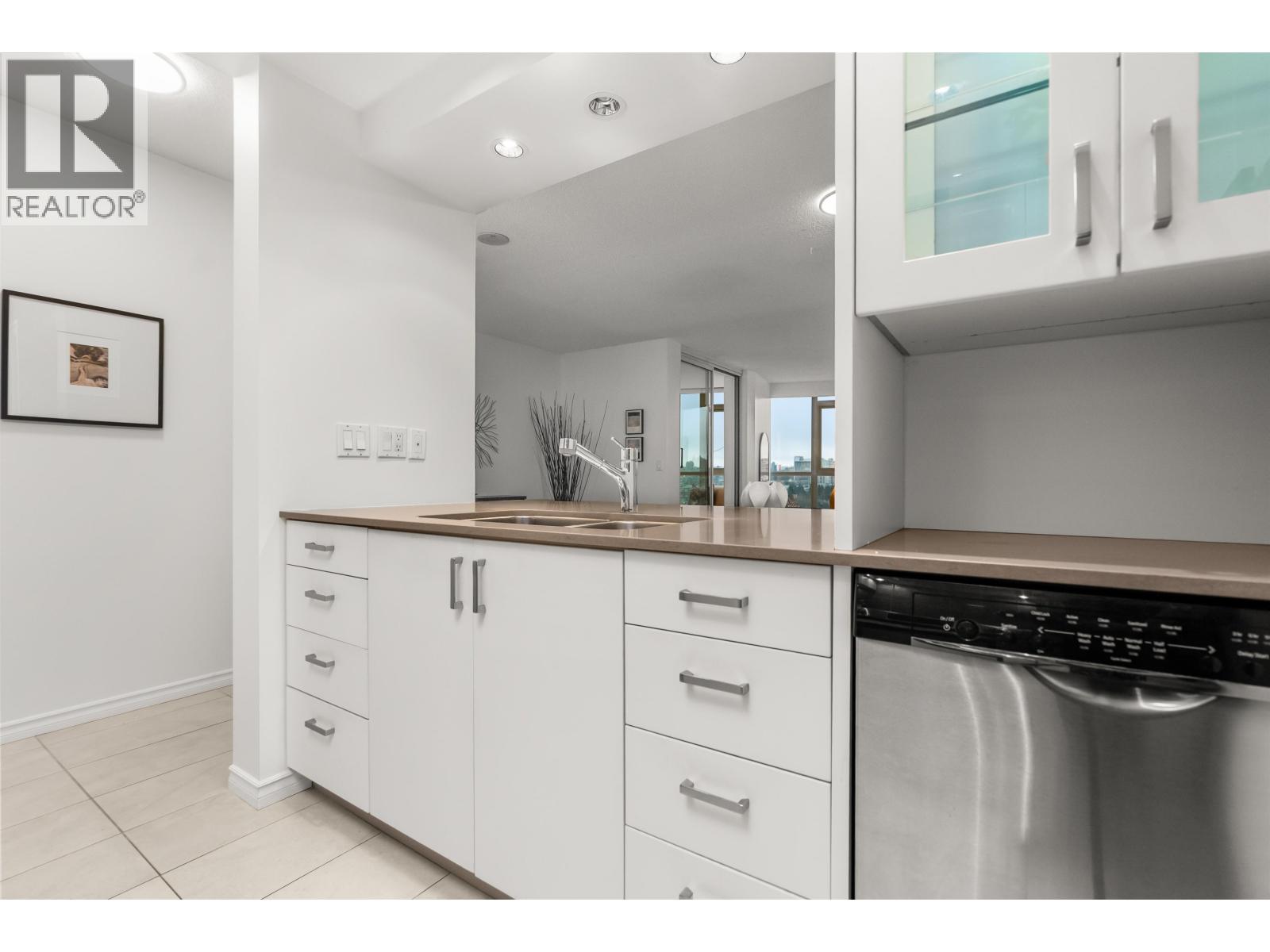 1603 388 Drake Street, Vancouver, British Columbia  V6B 6A8 - Photo 12 - R3077820