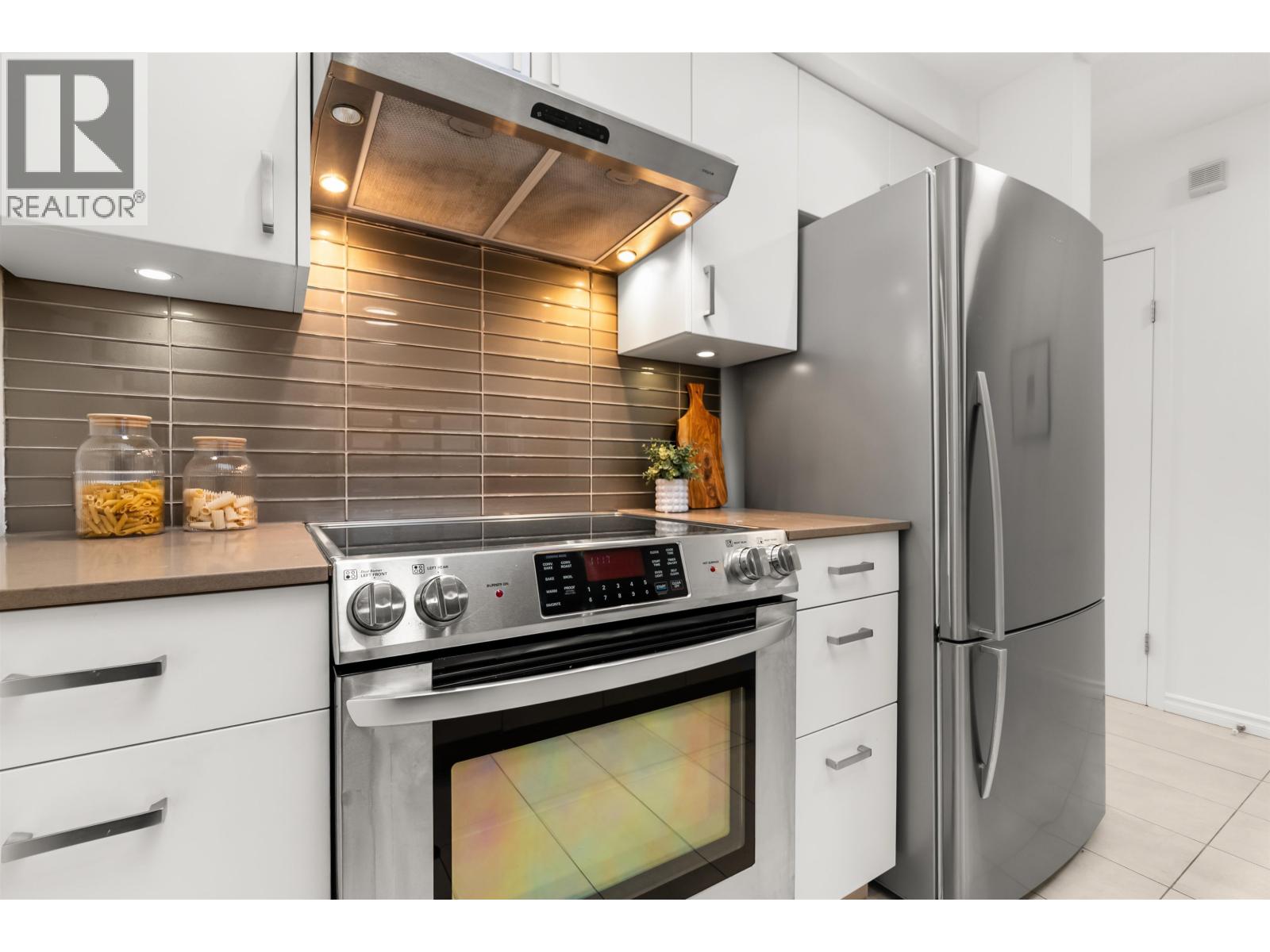 1603 388 Drake Street, Vancouver, British Columbia  V6B 6A8 - Photo 13 - R3077820