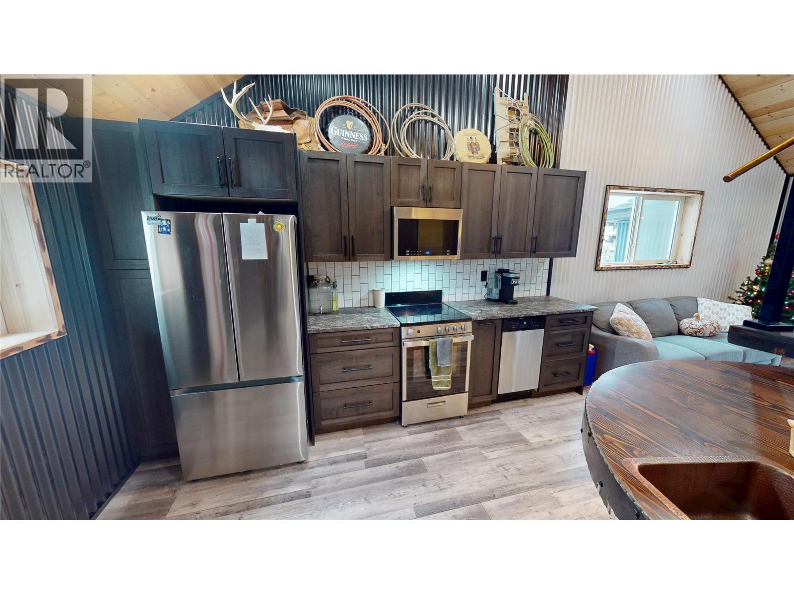 424 Briar Avenue Nw, Cranbrook, British Columbia V1C 4B5 - Photo 4 - 10372375