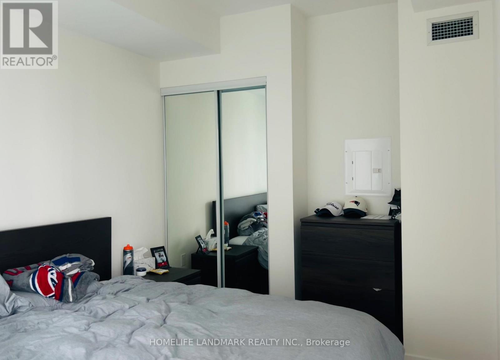 2403 - 1 Yorkville Avenue, Toronto, Ontario  M4W 0B1 - Photo 6 - C12681980