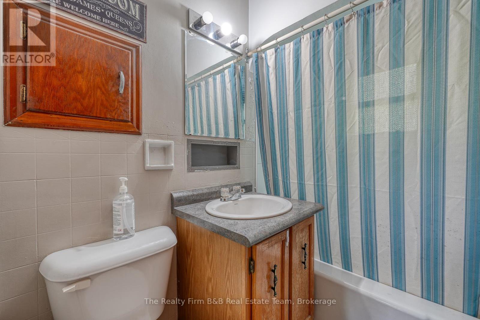 208 Victoria Street, Ingersoll, Ontario  N5C 2N1 - Photo 15 - X12462148