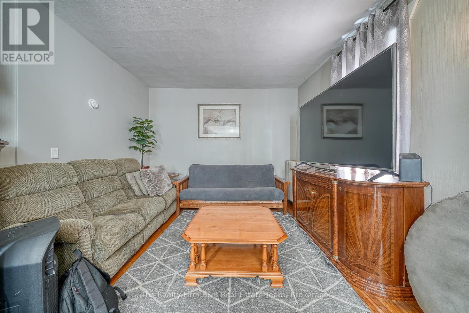 208 Victoria Street, Ingersoll, Ontario  N5C 2N1 - Photo 22 - X12462148