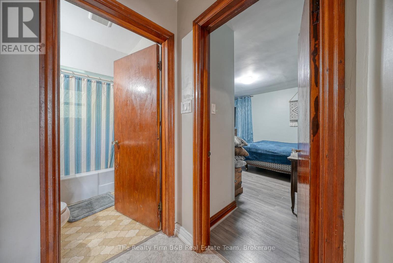 208 Victoria Street, Ingersoll, Ontario  N5C 2N1 - Photo 14 - X12462148